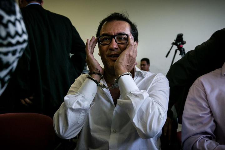 Dictan prisión preventiva a ex fiscal general de El Salvador