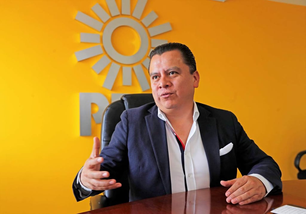 Renuncia Manuel Granados a la presidencia del PRD