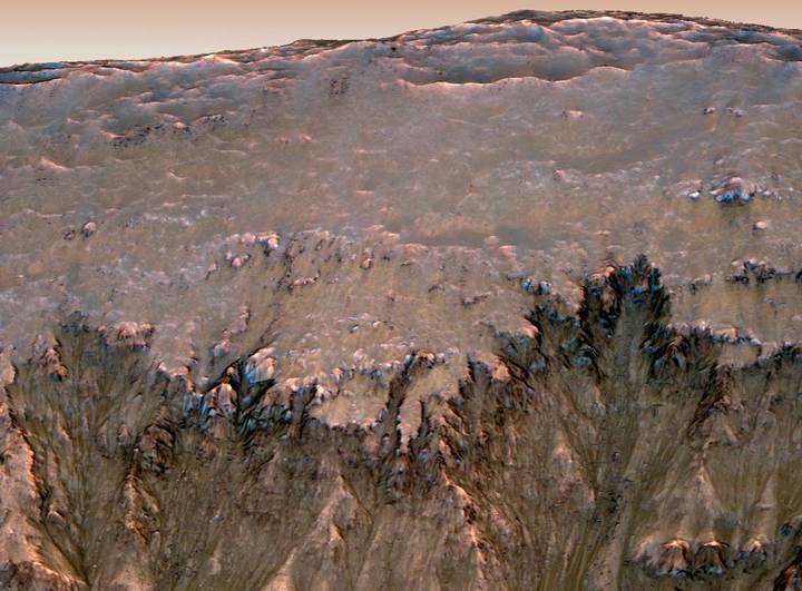 Detectan reservas de oxígeno en Marte