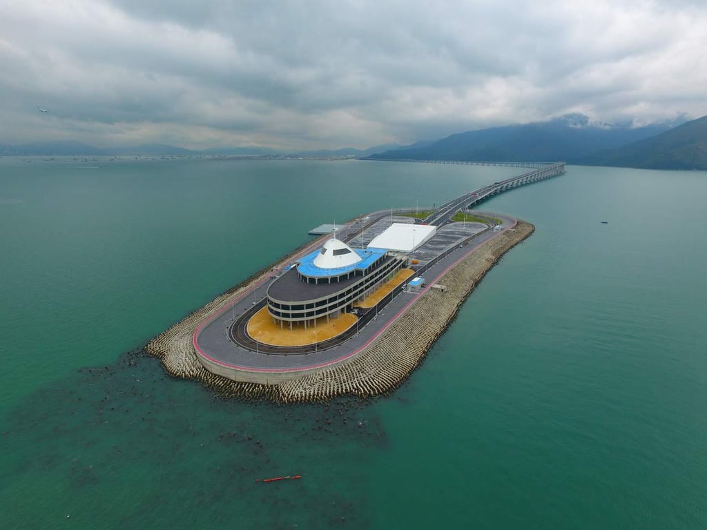 China abre el puente marítimo más largo del mundo