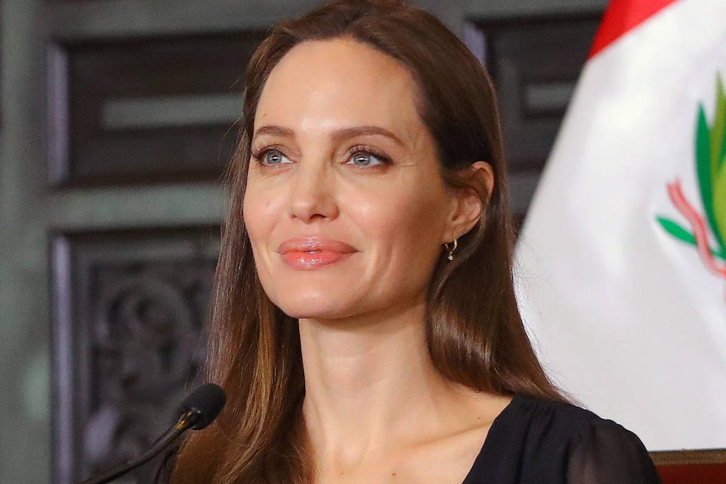 Angelina Jolie es agente de la CIA y miente sobre Venezuela, dice funcionario