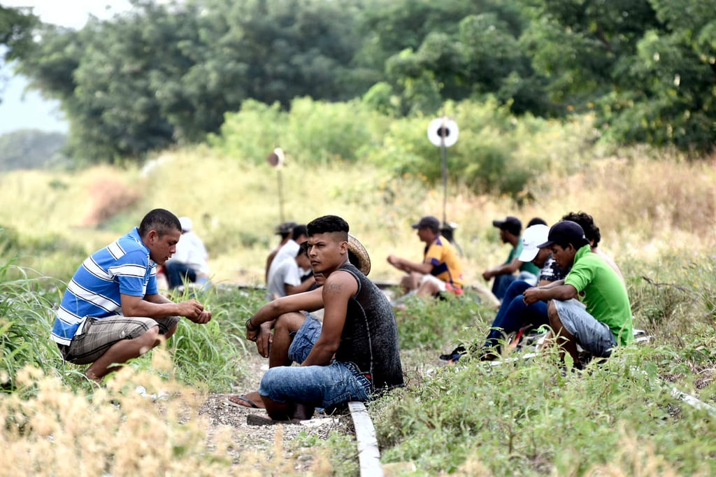 Piden a salvadoreños no arriesgar la vida por migrar a EU