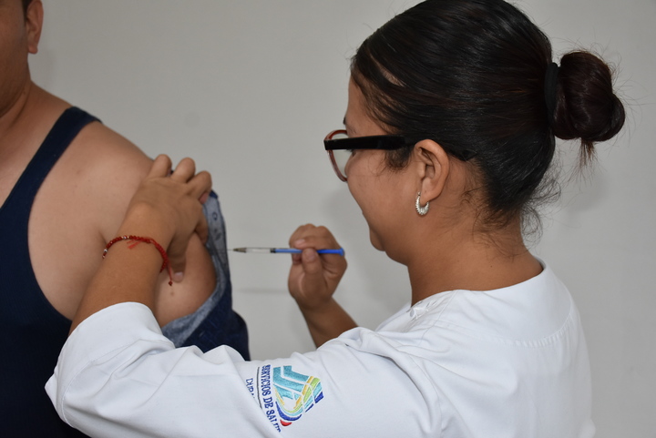 Inicia aplicación de vacuna en Gómez Palacio