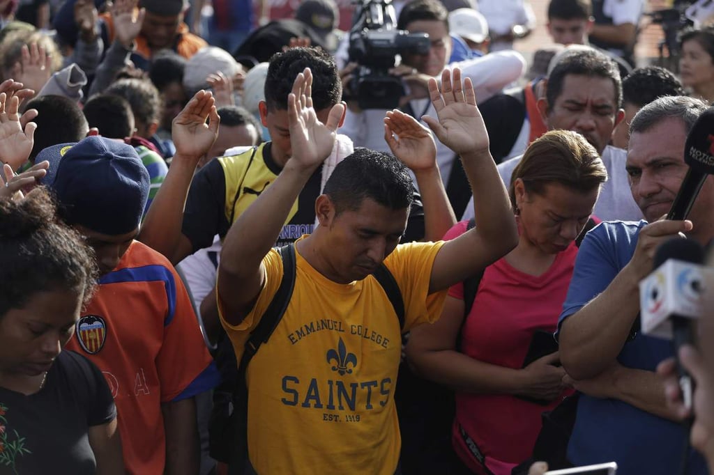 Segunda caravana de salvadoreños sale con rumbo a EU