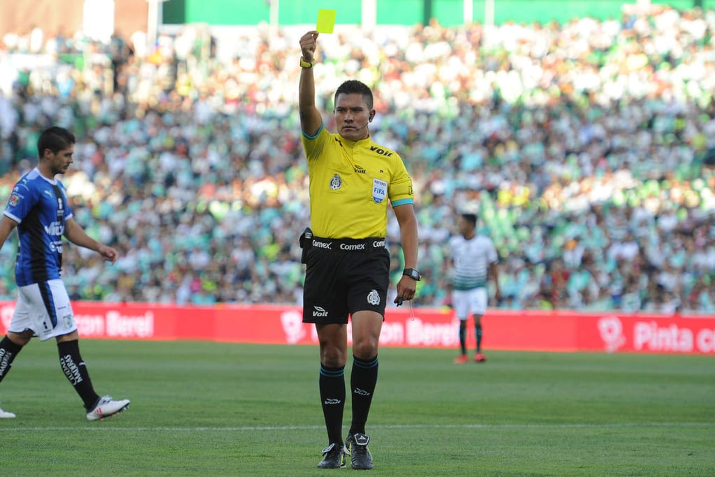 Designan a Fernando Guerrero para el Gallos contra Santos