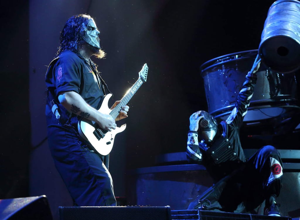 1973: Nace Mick Thomson, famoso guitarrista de la banda de metal alternativo Slipknot