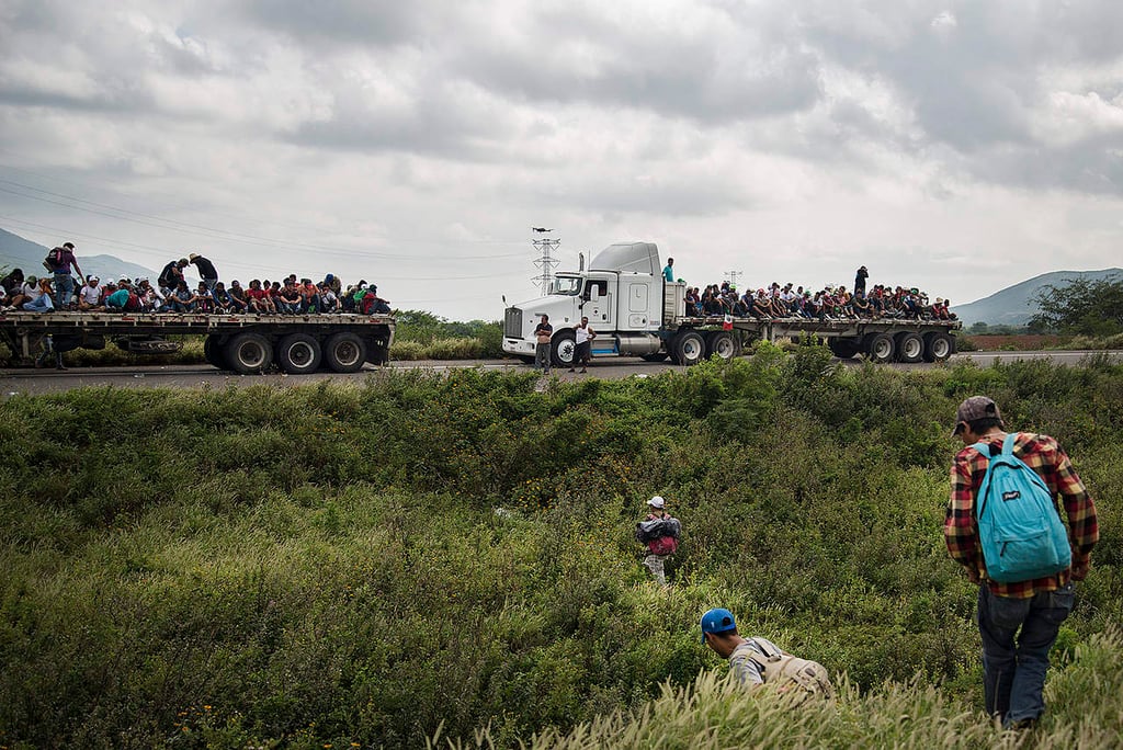 Migrantes no se pueden quedar en Veracruz, dice Yunes Linares
