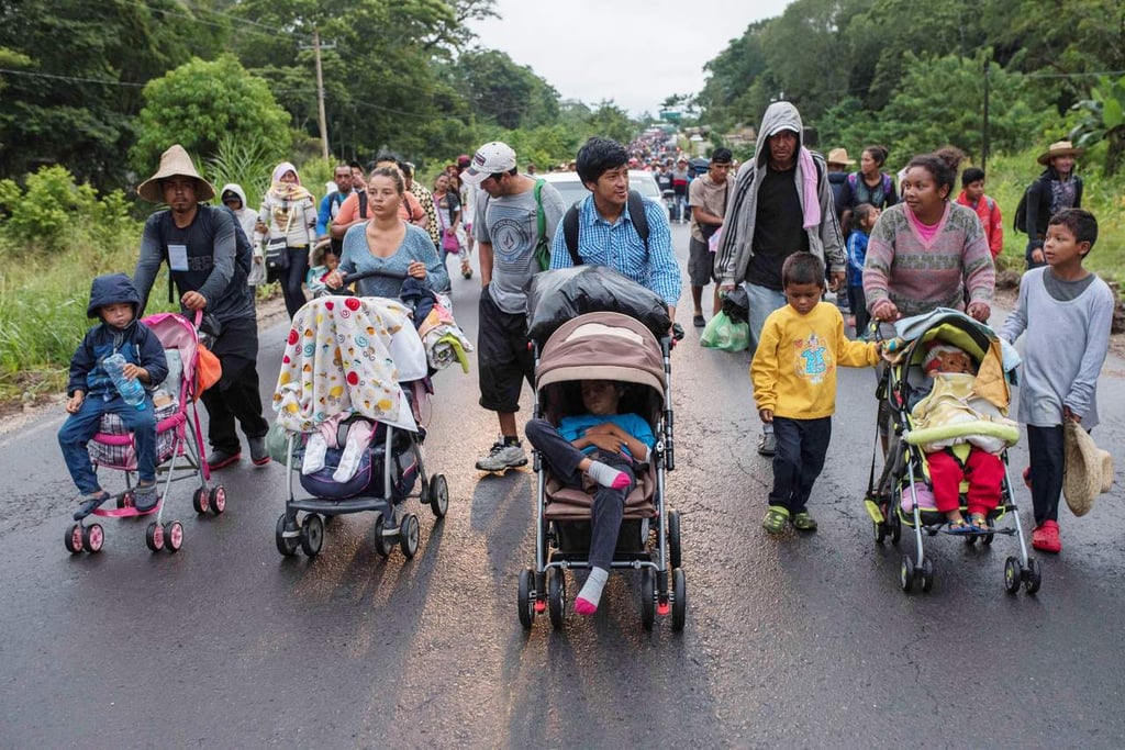 Viajan m s de mil ni os en caravana migrante