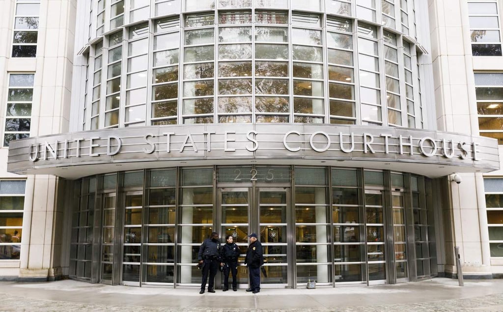 Llegan abogados de 'El Chapo' a Corte en Brooklyn para inicio de juicio