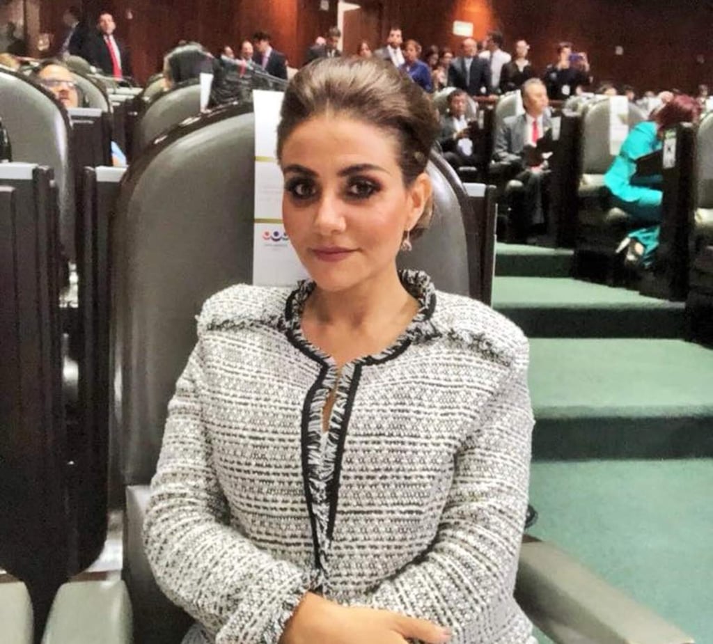 Nayeli Salvatori, la diputada que invitó a fumar marihuana y escuchar a The Doors