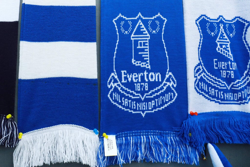Everton es sancionado por fichajes condicionados de juveniles