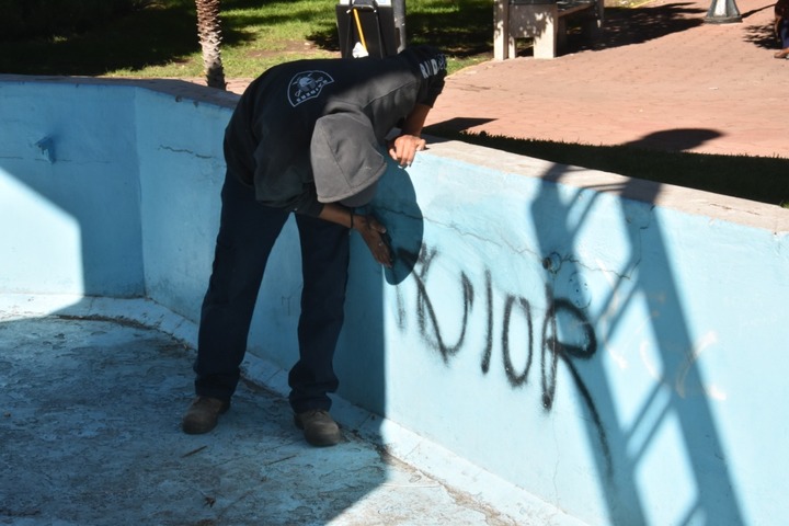 Reparan daños  en jardín Morelos