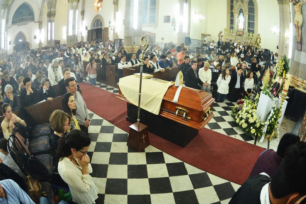 Velan en Gómez Palacio al obispo José Fortunato