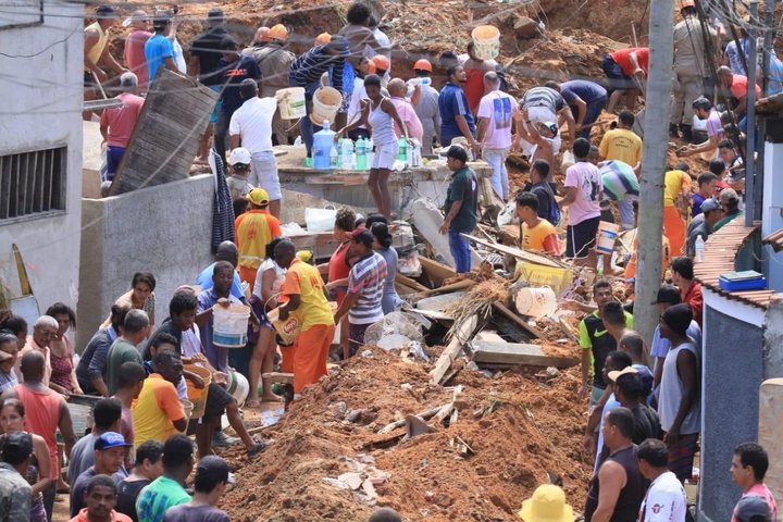 Suman 10 muertos por lluvias en Brasil