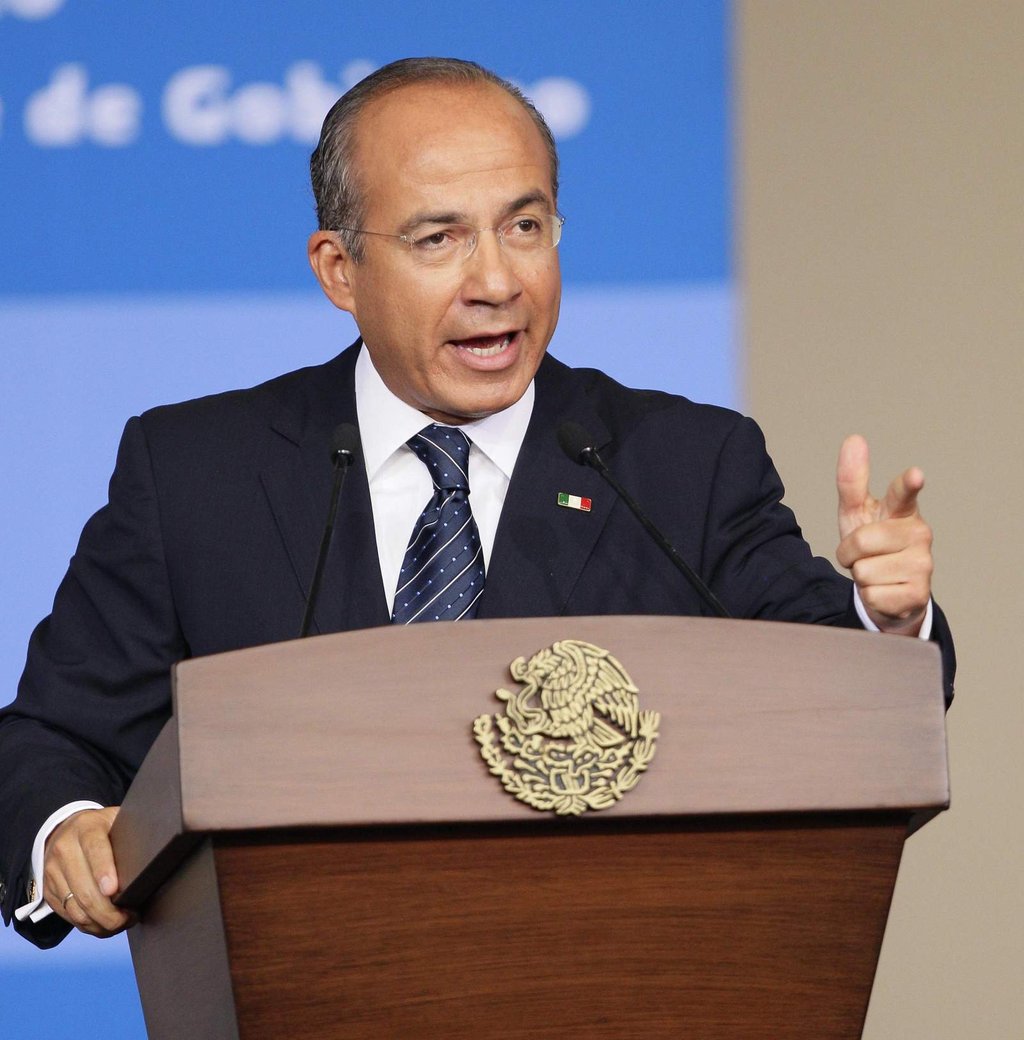 Felipe Calderón renuncia al Partido Acción Nacional