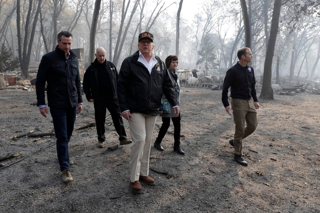 Trump se muestra conciliador en visita a afectados en California