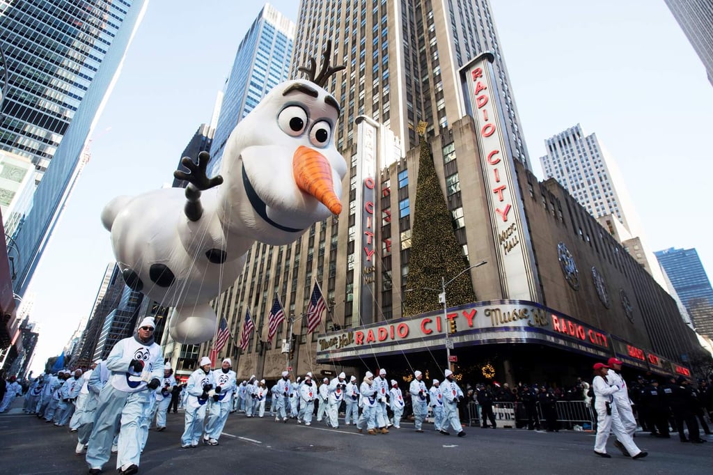 Celebran desfile de Acción de Gracias en NY pese a frío