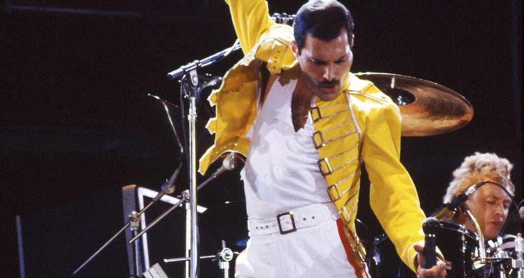 1991: Da su último respiro Freddie Mercury, uno de los iconos de la música contemporánea
