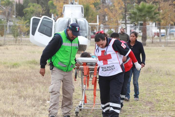 Trasladan vía aérea a menor picada por alacrán