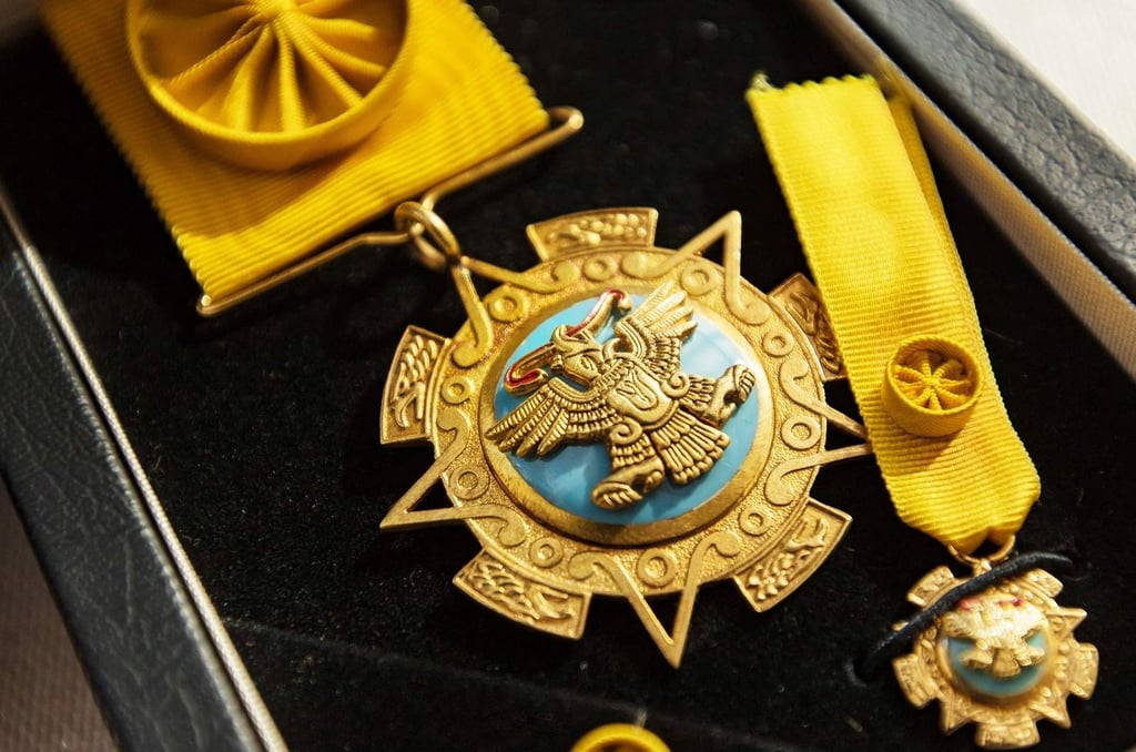 ¿Qué es la condecoración de la Orden del Águila Azteca?