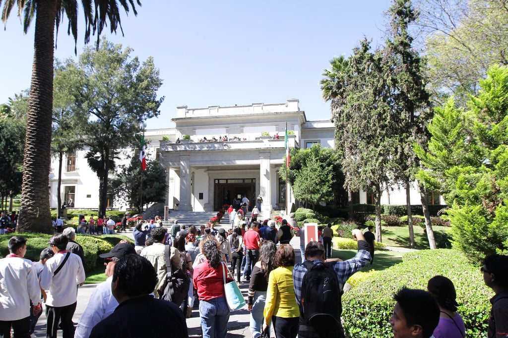 Asistieron a  Los Pinos 60 mil personas este domingo