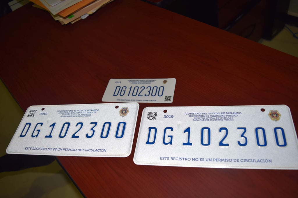 Vehículos empadronados portarán láminas y engomado con chip