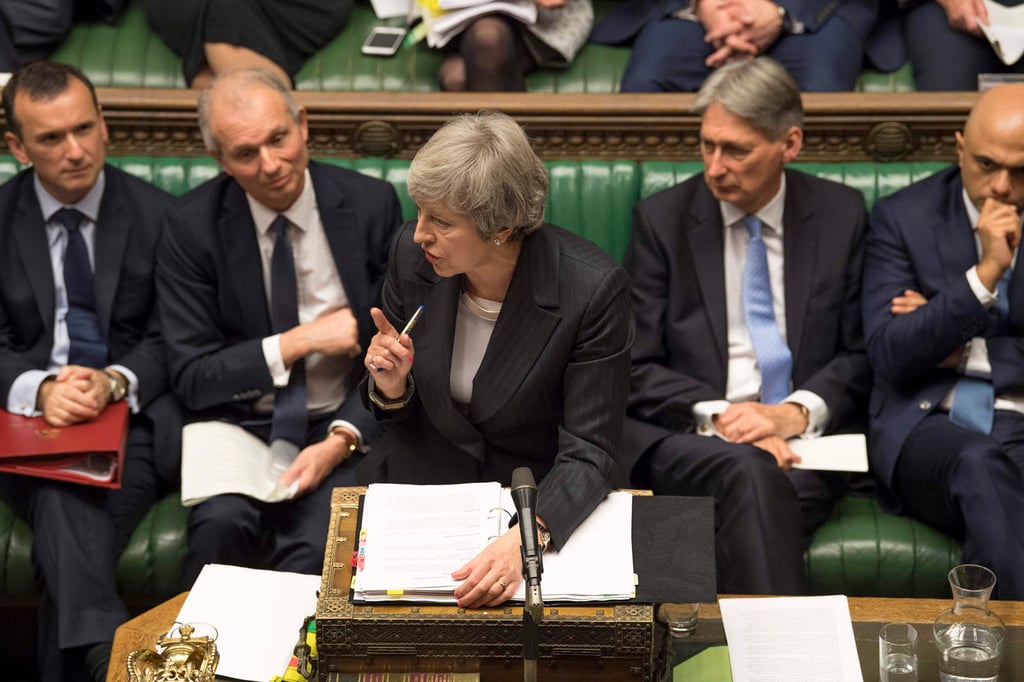 May podría dejar que el Parlamento decida salvaguarda al 'brexit'