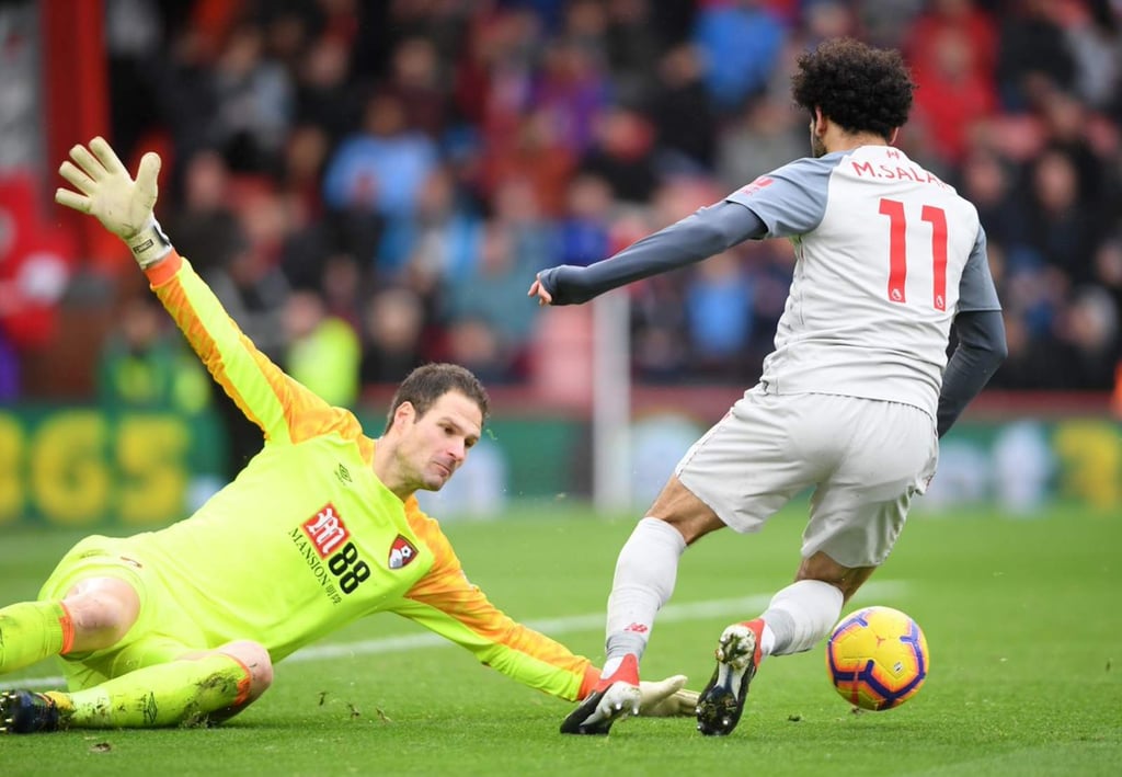 Mohamed Salah firma triplete en victoria de Liverpool