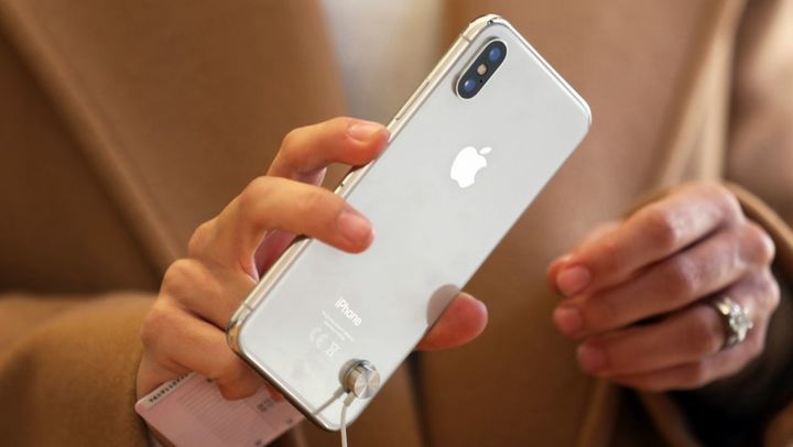 Prohíbe China la venta del iPhone