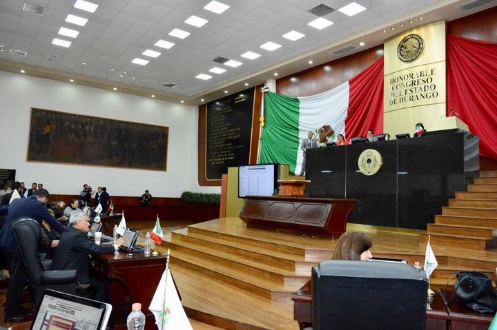 Aprueban acuerdo para destitución de alcalde de Durango