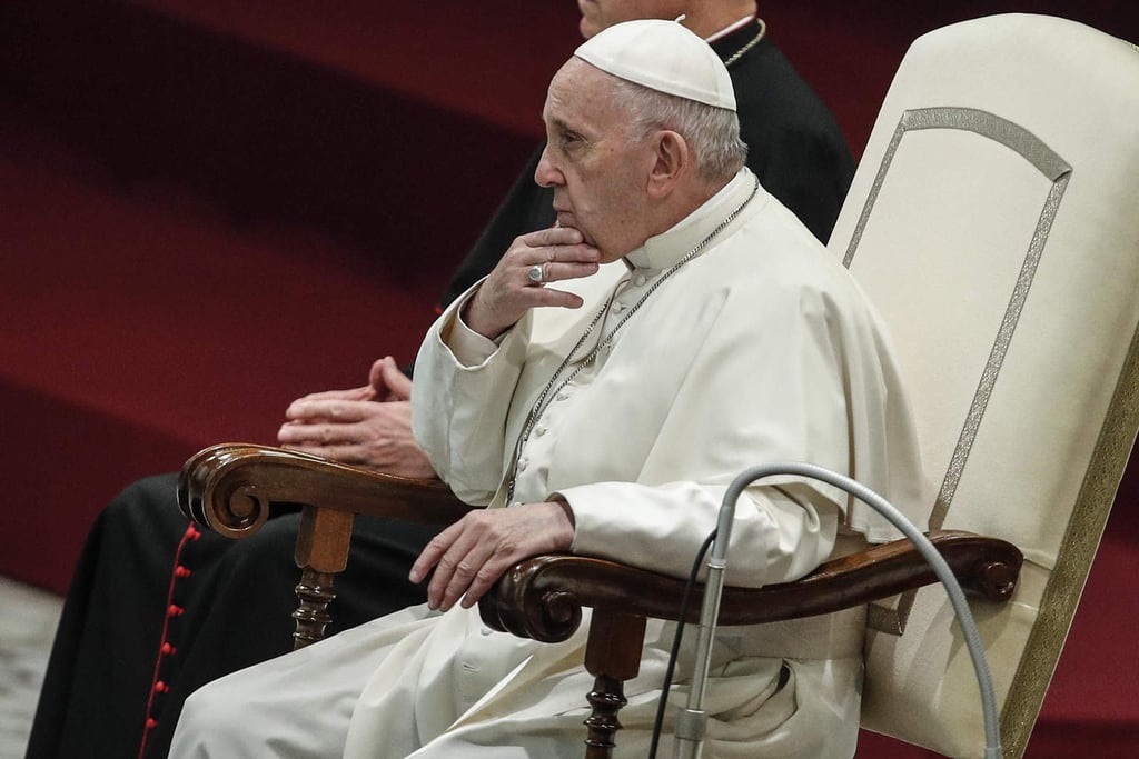 Escándalos de abusos golpean a cardenales asesores del Papa