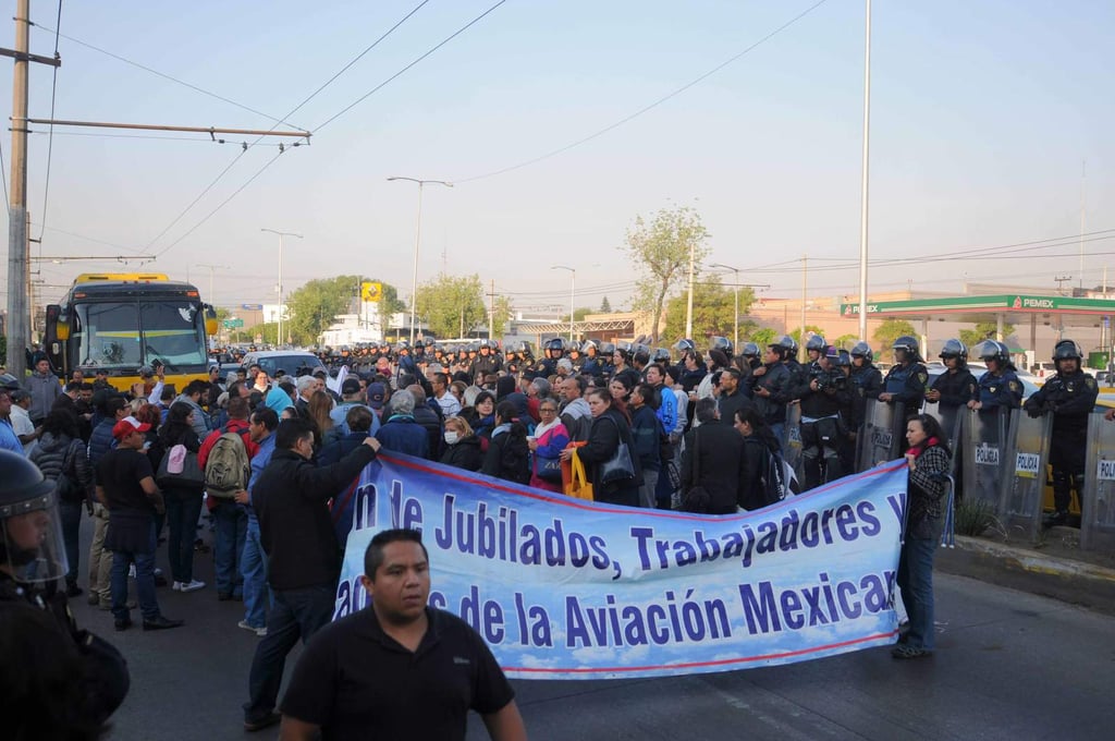 Gobierno no intervendrá en litigio de Mexicana de Aviación: AMLO