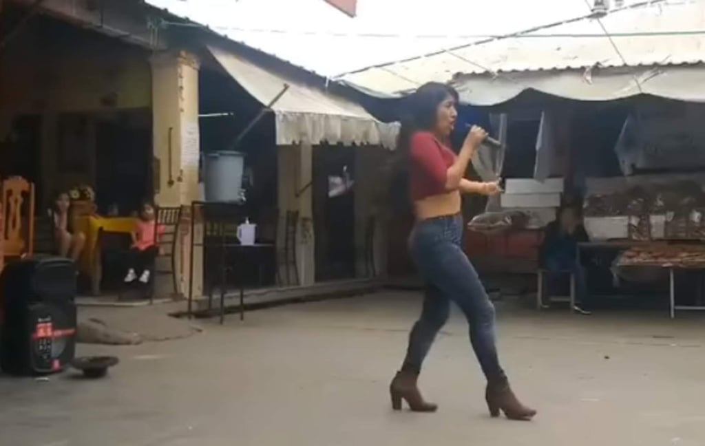 Baila y canta como Selena Quintanilla y se hace viral