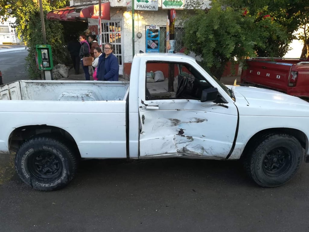 Camioneta impacta a motociclista en Gómez Palacio