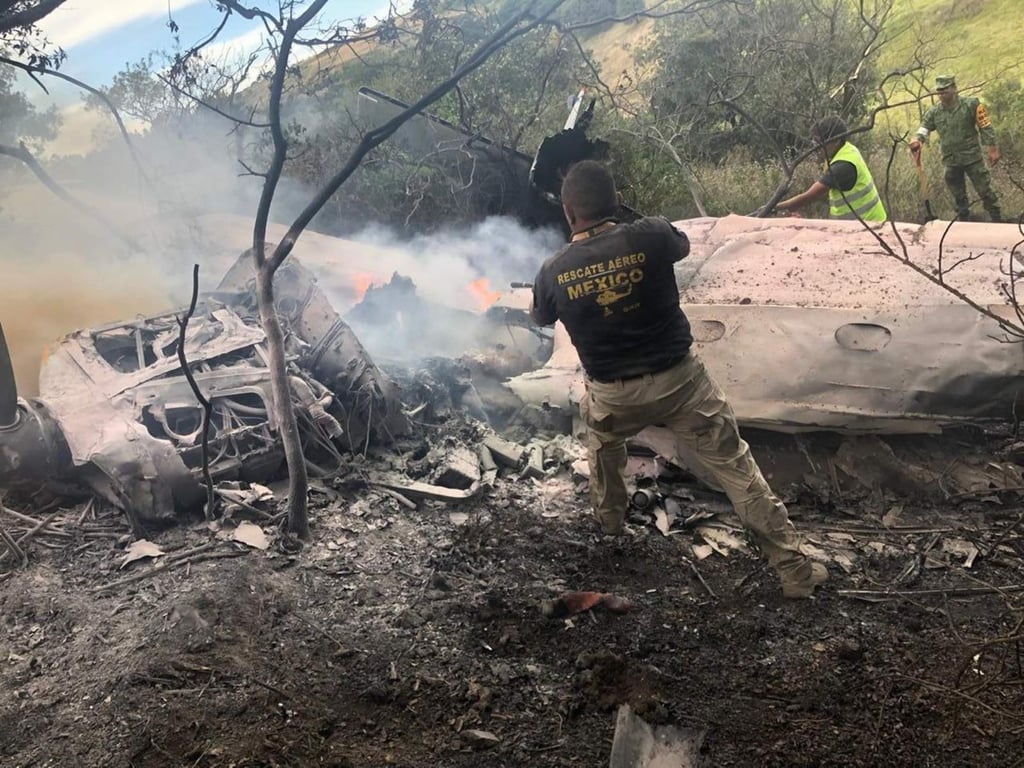 Caída de avioneta deja dos muertos en Atizapán