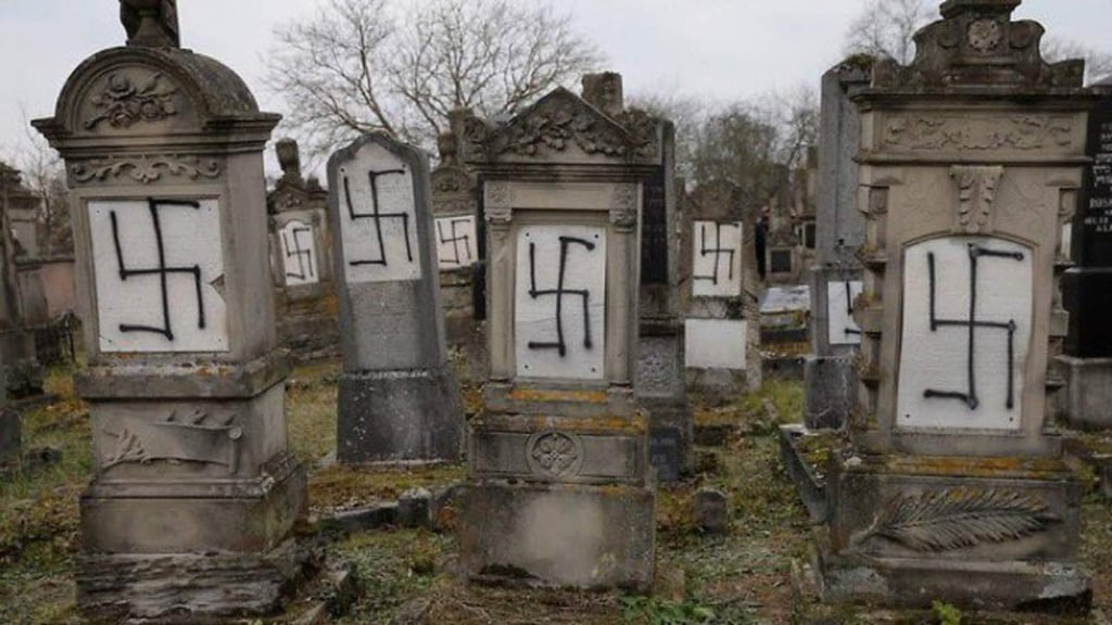 Cementerio judío en Francia es profanado con esvásticas