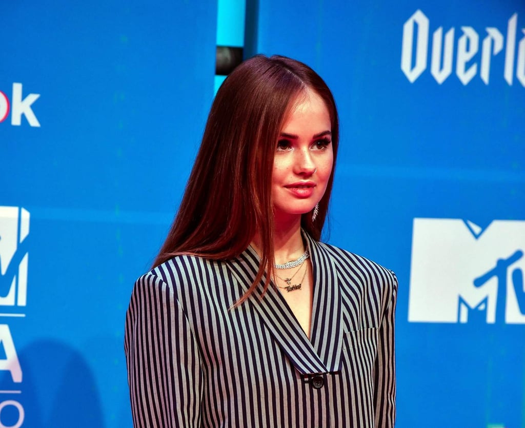 Debby Ryan se compromete con baterista de Twenty One Pilots