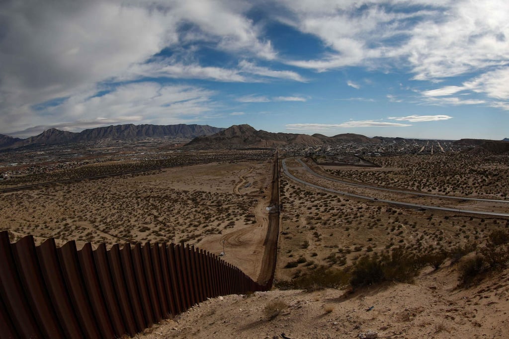 Autoriza Trump construir 256 kilómetros de nuevo muro en Texas