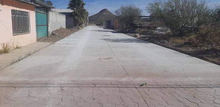 Entregan obra de pavimentación