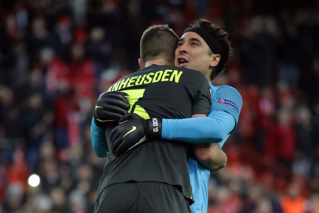 Guillermo Ochoa y el Standard vencen al Charleroi