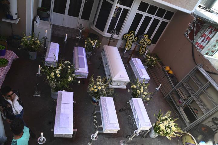 Velan a niños fallecidos en incendio