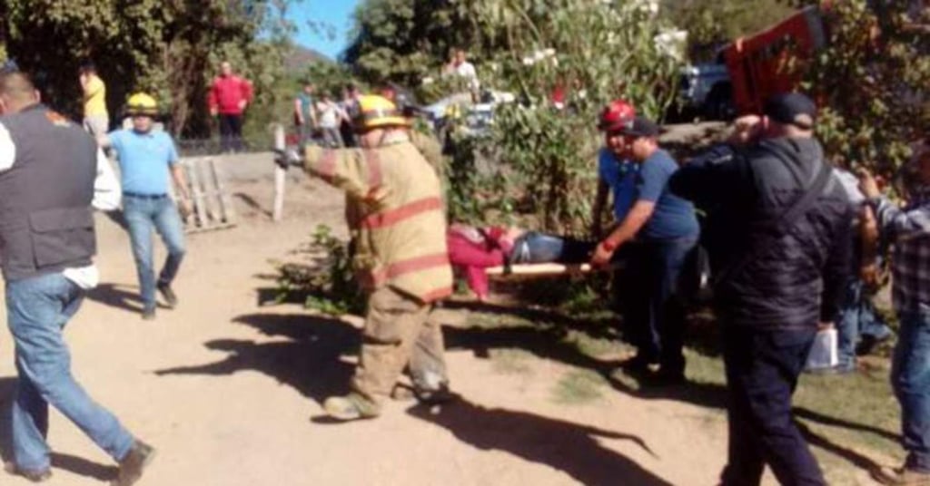 Volcadura de autobús en Culiacán deja 35 lesionados