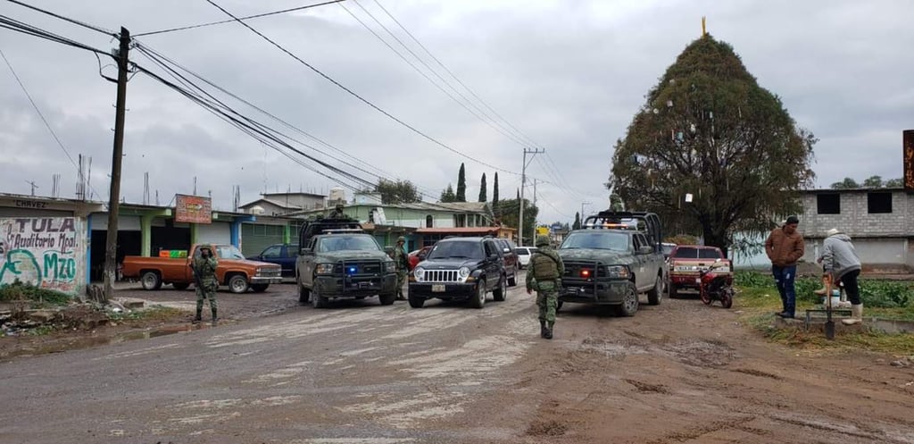 Pobladores retienen en Hidalgo a 3 militares