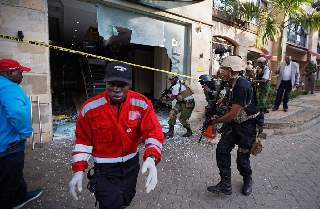 Al menos un muerto y 30 heridos por ataque a complejo hotelero en Kenia