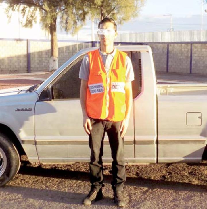 Iba en camioneta robada en Sinaloa
