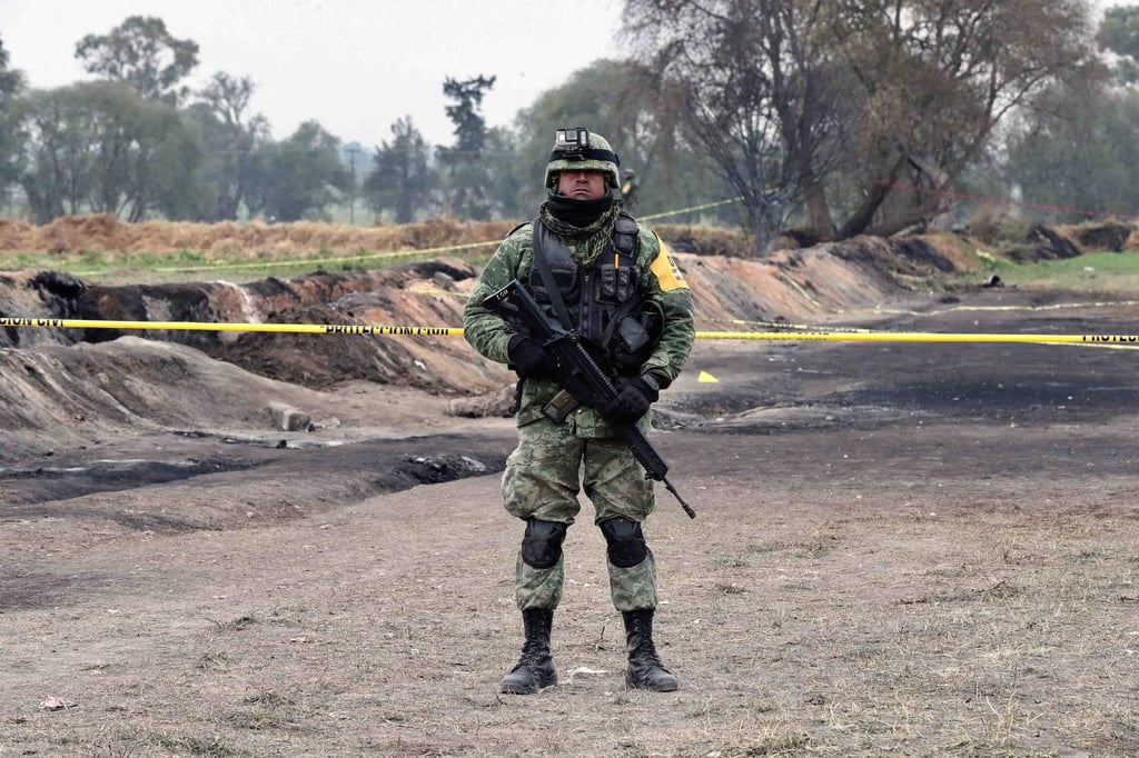 Resguardan militares zona de explosión en Tlahuelilpan