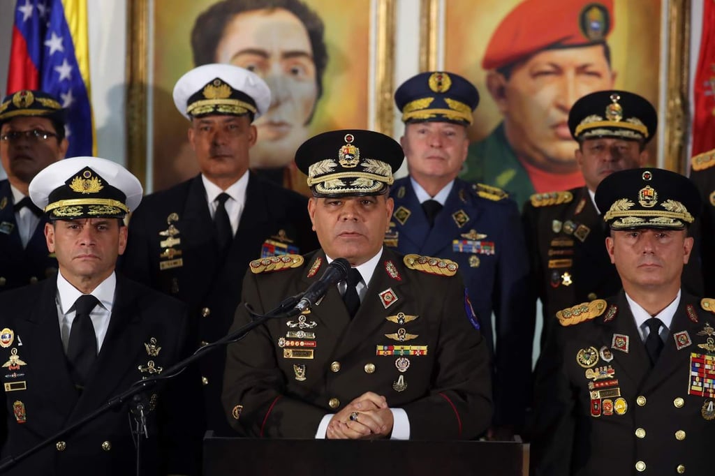 Ministro de Defensa denuncia un 'golpe de Estado' en Venezuela