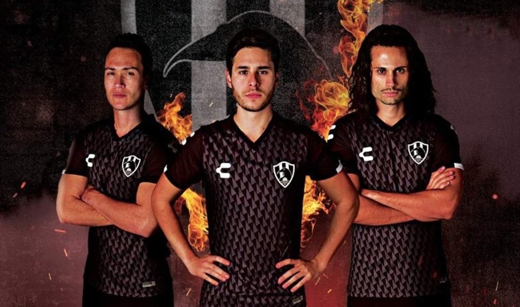 La Peste Negra presenta línea de gorras