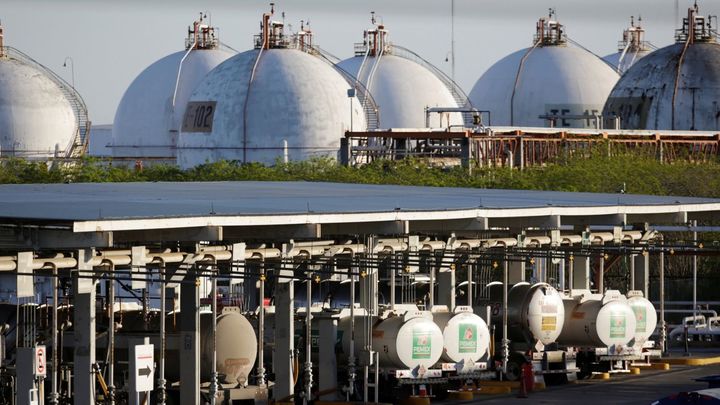 Pemex ajusta cifras del gobierno de Peña