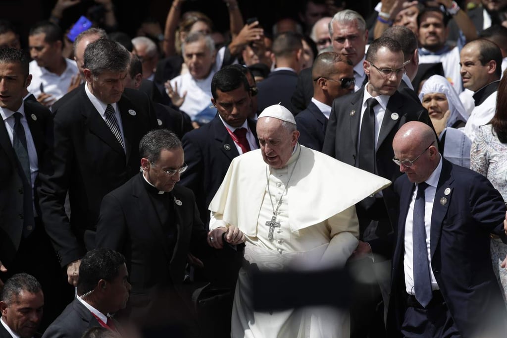Papa Francisco considera a la Iglesia católica 'herida por pecado'
